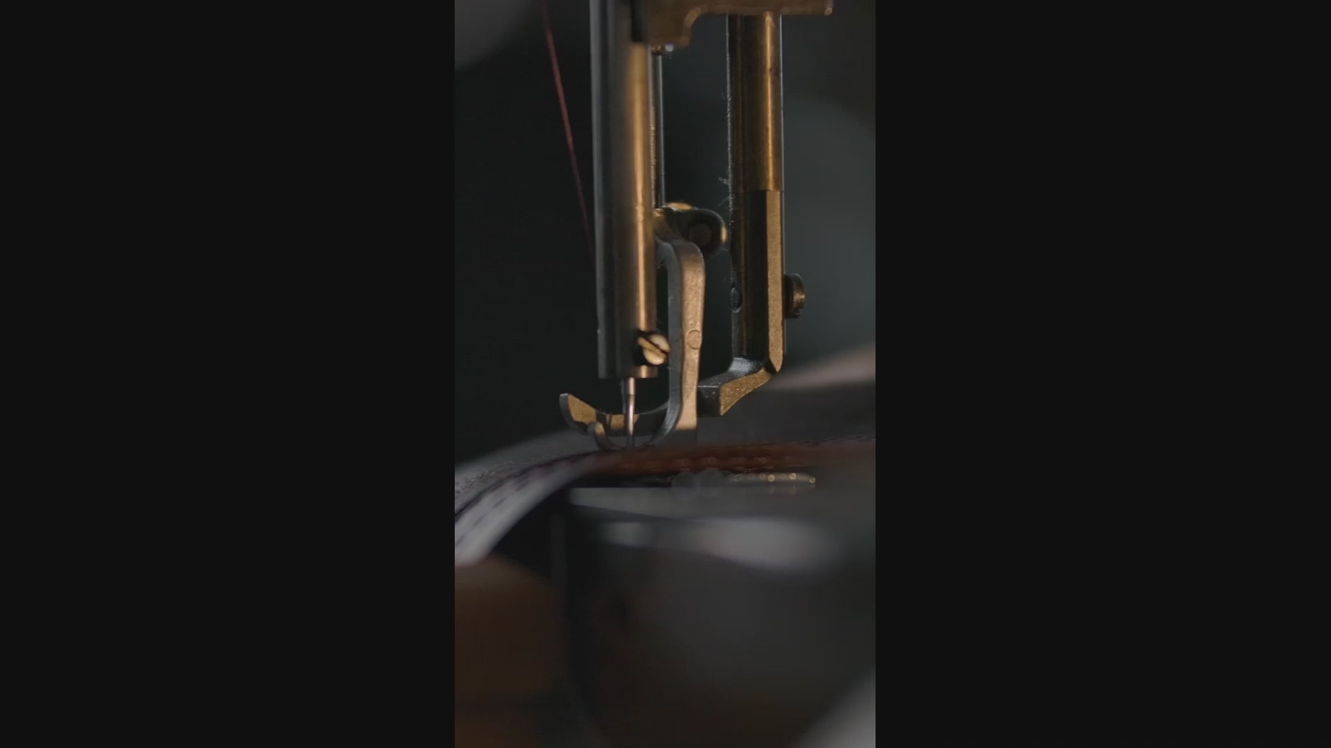 Carica il video: coldfire titan grip - men's leather belts